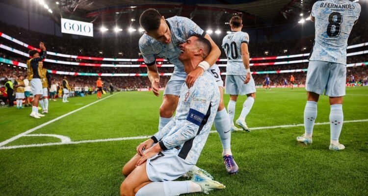 Cristiano Ronaldo - echo Cristiano Ronaldo batal pensiun