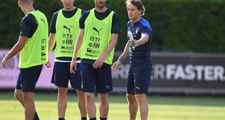 Roberto Mancini umumkan skuat baru Italia