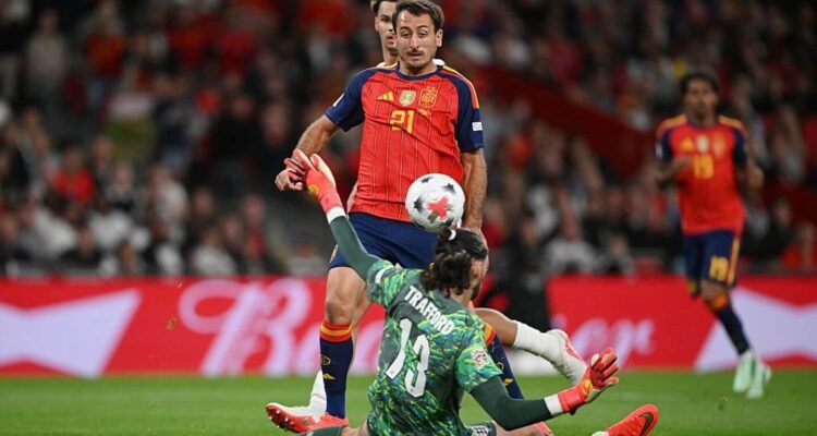 mikel oyarzabal Mikel Oyarabal mainkan sepak bola yang seksi