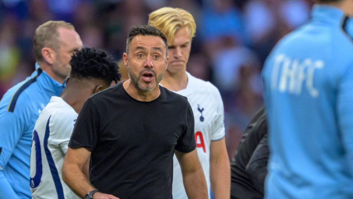 Roberto De Zerbi kena omel legenda prancis